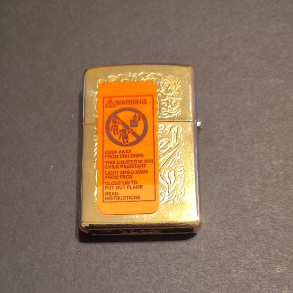 Vintage Zippo Gold Camel Lighter with Intricate Design & Case - Picture 3 of 4